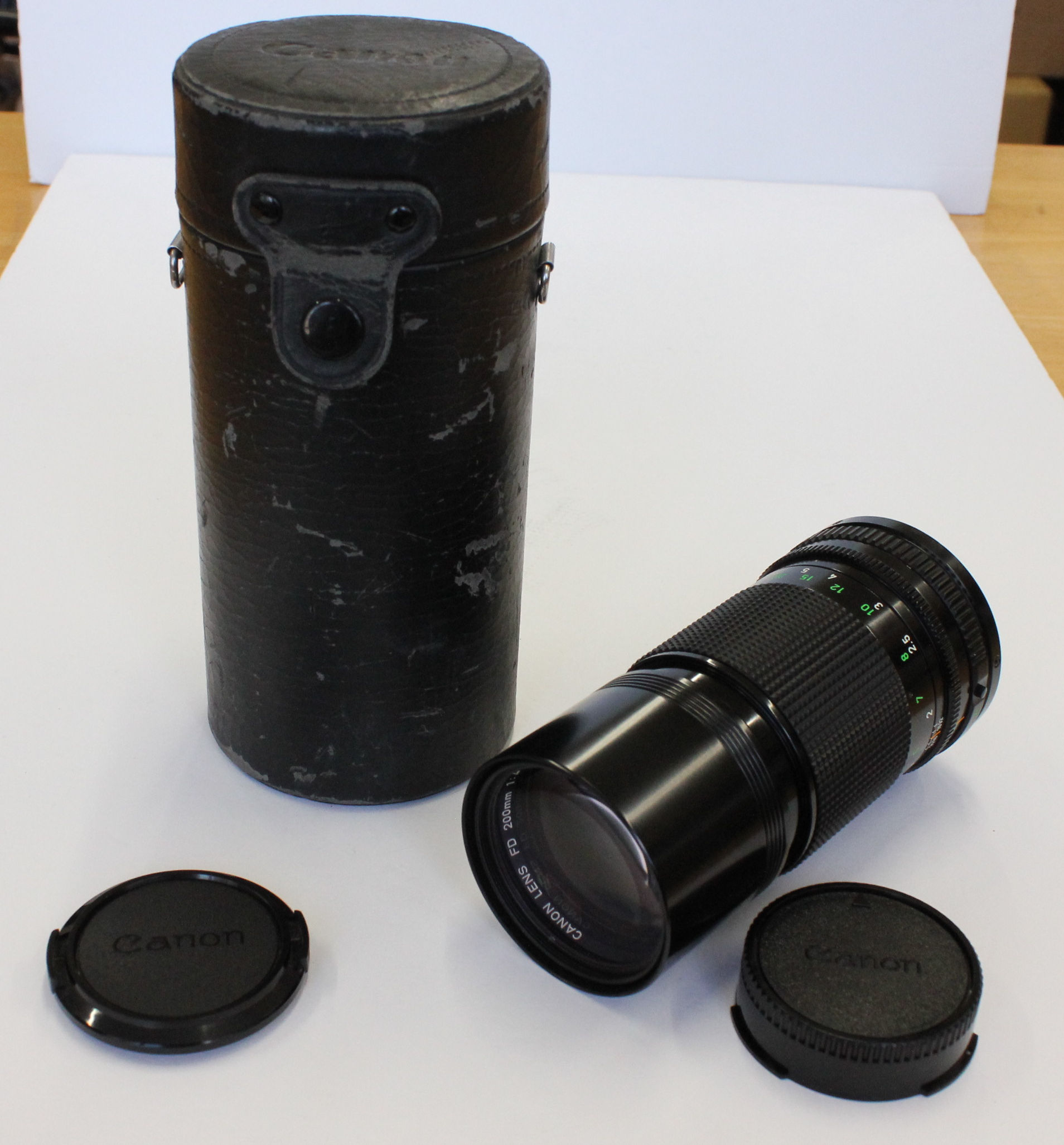 Japan Used Camera Shop | [Near Mint] Canon New FD NFD 200mm F/4 MF Lens from Japan