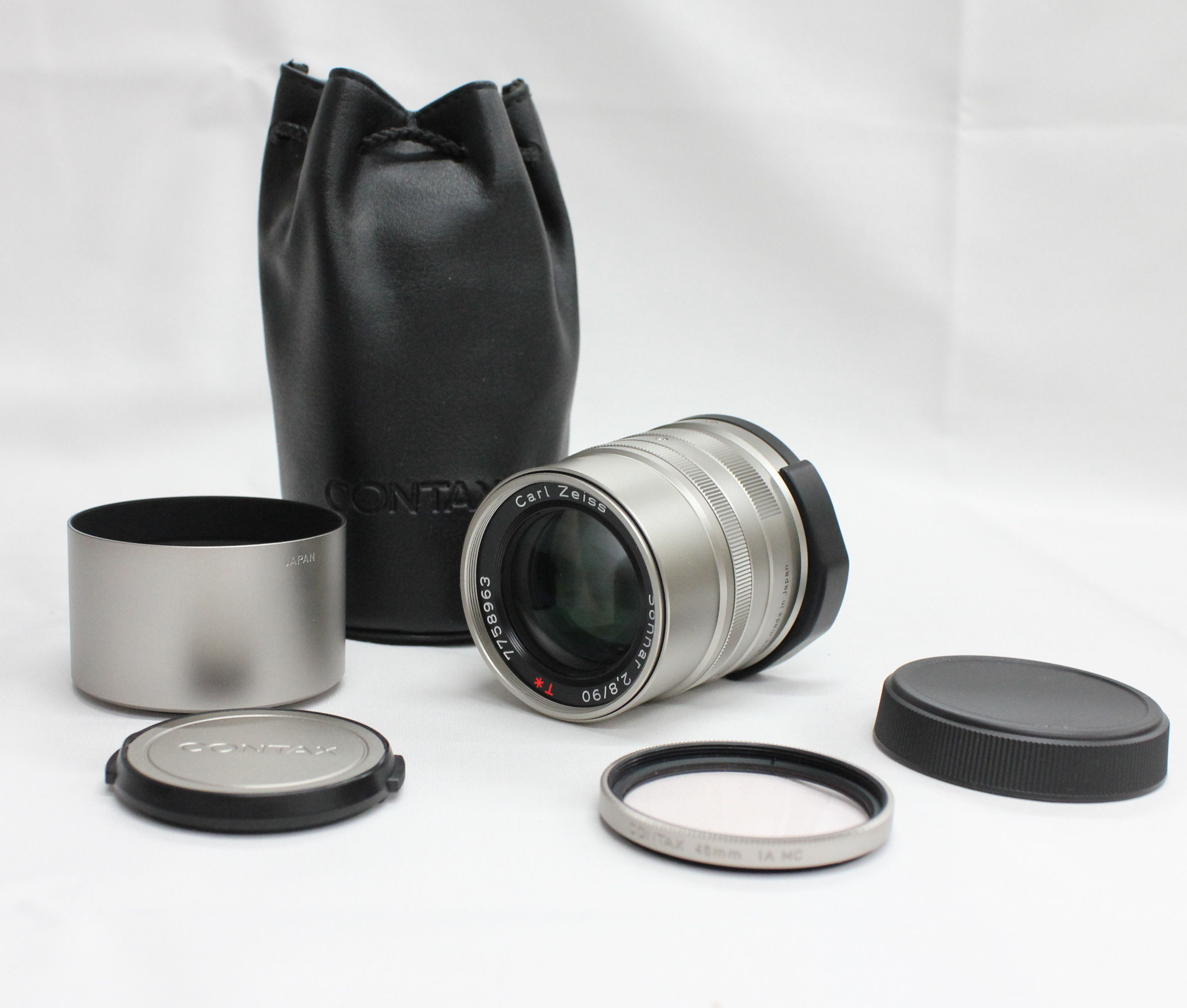 Japan Used Camera Shop | [Mint] Contax Carl Zeiss Sonnar 90mm F/2.8 T* AF Lens with Hood/Filter/Case for G1 G2 from JAPAN