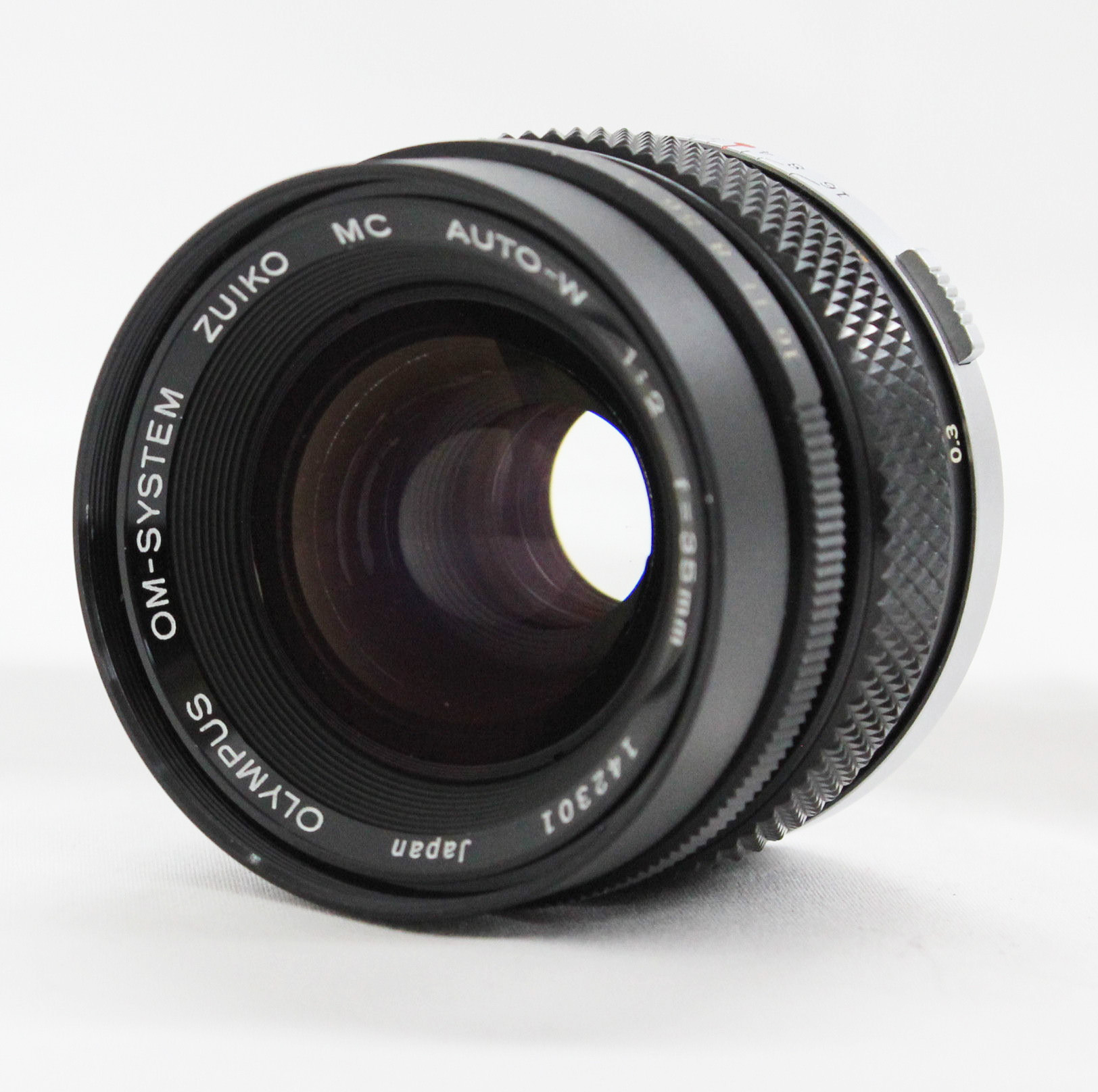 Japan Used Camera Shop | [Near Mint] Olympus OM-System Zuiko MC Auto-W 35mm F/2 MF Lens from Japan