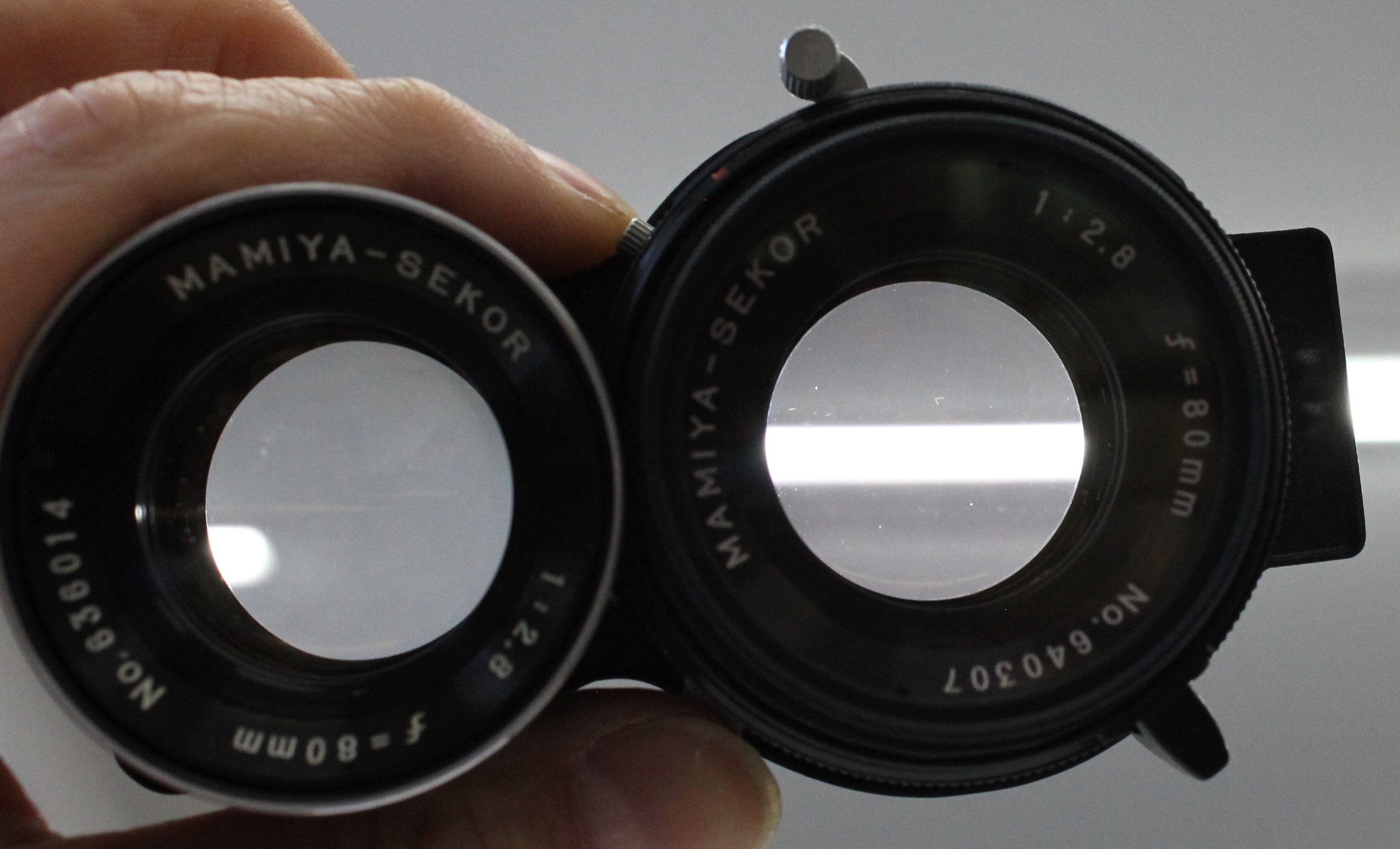  Mamiya C220 Pro TLR Medium Format Camera with 80mm F2.8 and CdS Magnifying Hood from Japan Photo 14