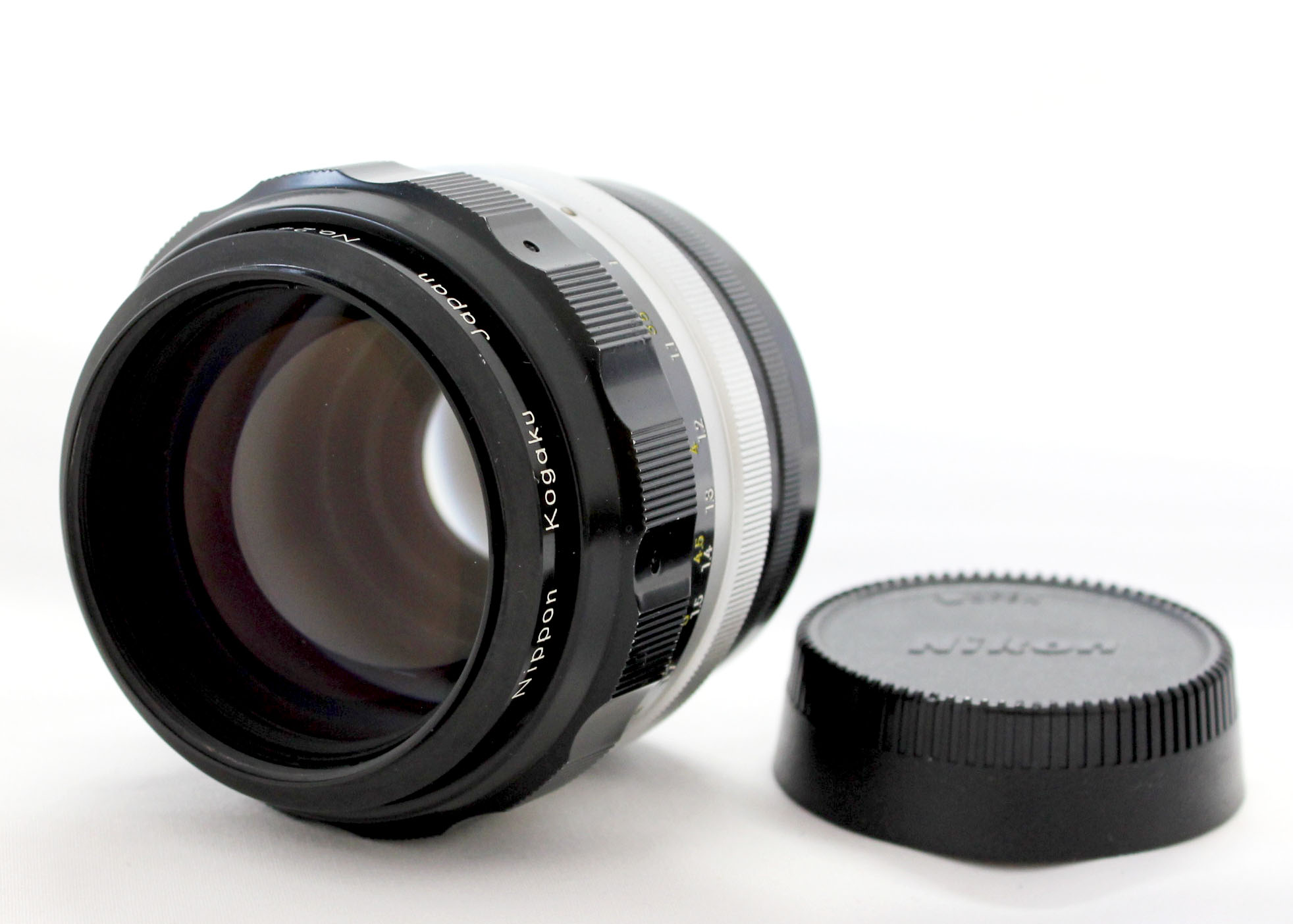 Nikon Nikkor-H Auto 85mm F/1.8 Non-Ai Portrait MF Lens from Japan