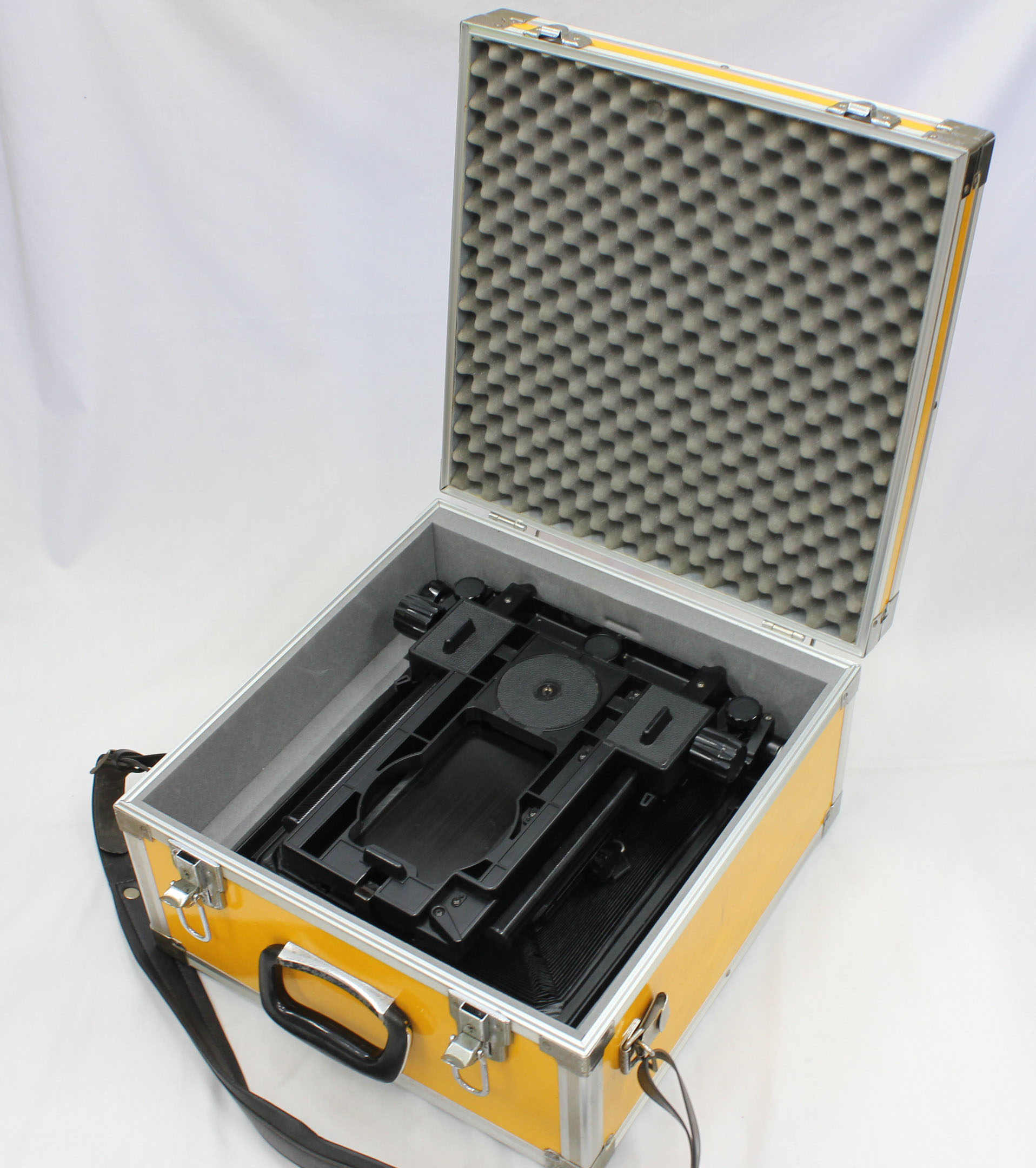 Toyo Field 810M II 8x10 Large Format Camera with Linhof Board Adapter in Toyo Case from Japan Photo 15